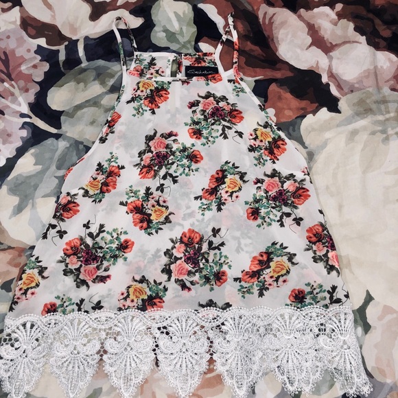 Top sleeveless - Picture 2 of 3